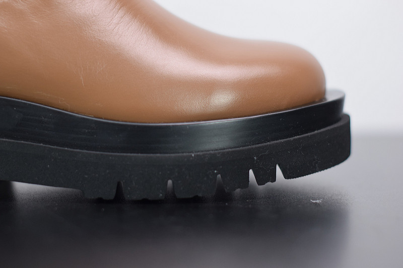 b0tte*a Ven*ta sneaker