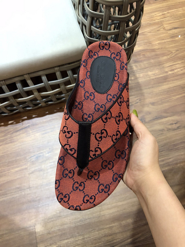 G*u*i sandals