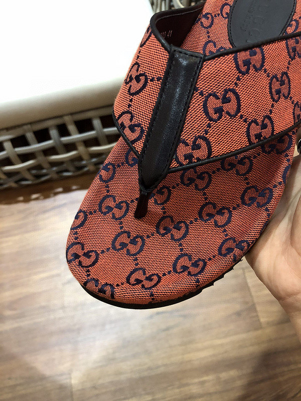 G*u*i sandals