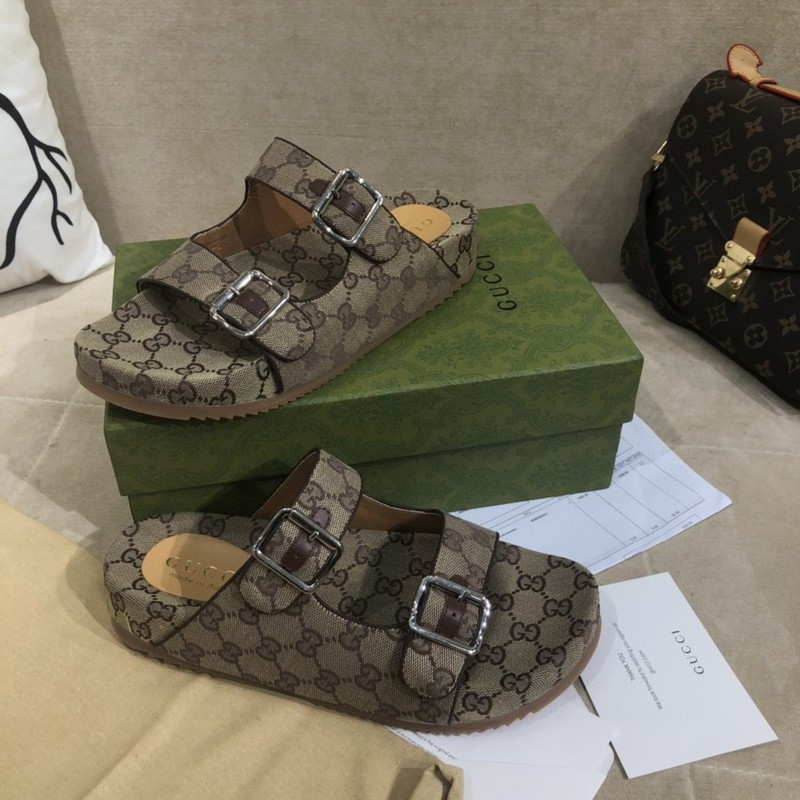G*u*i sandals