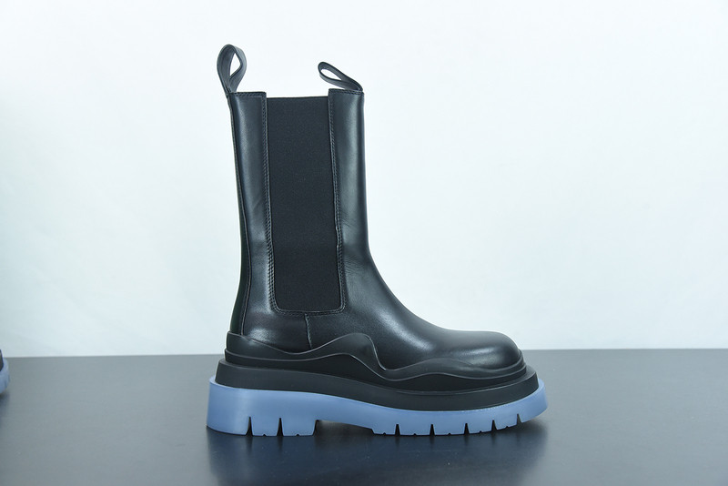 b0tte*a Ven*ta sneaker