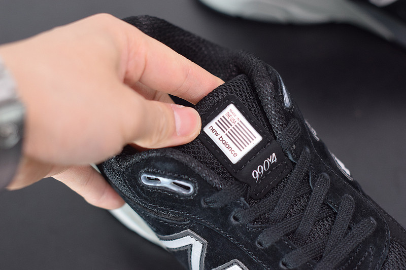NEW BALANCEM990BK4