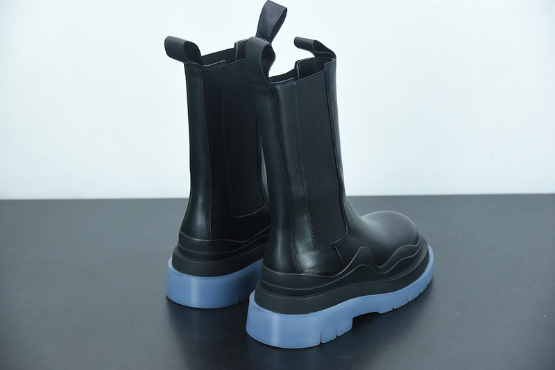 b0tte*a Ven*ta sneaker