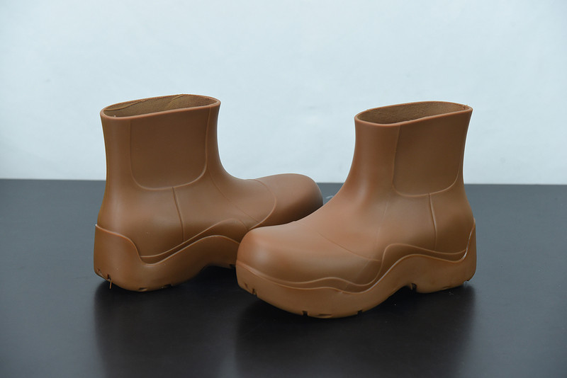 b0tte*a Ven*ta sneaker