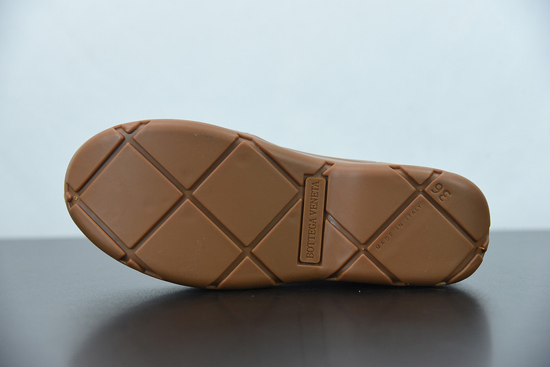 b0tte*a Ven*ta sneaker