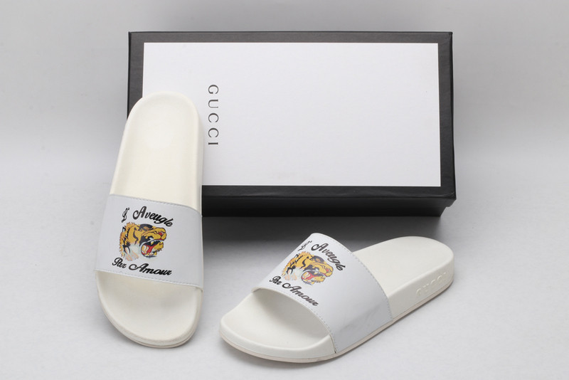 G*u*i sandals