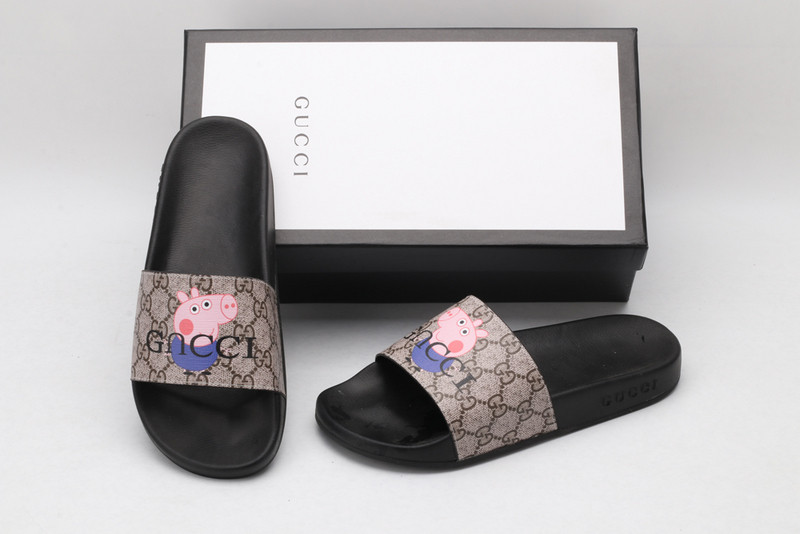 G*u*i sandals