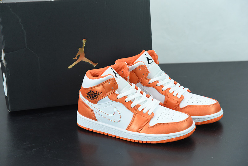 AIR JORDAN 1 MID SE 