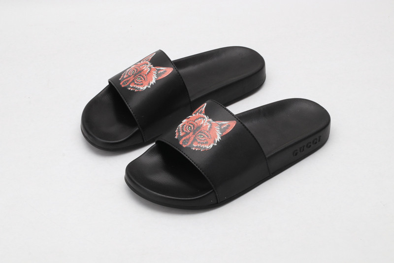 G*u*i sandals