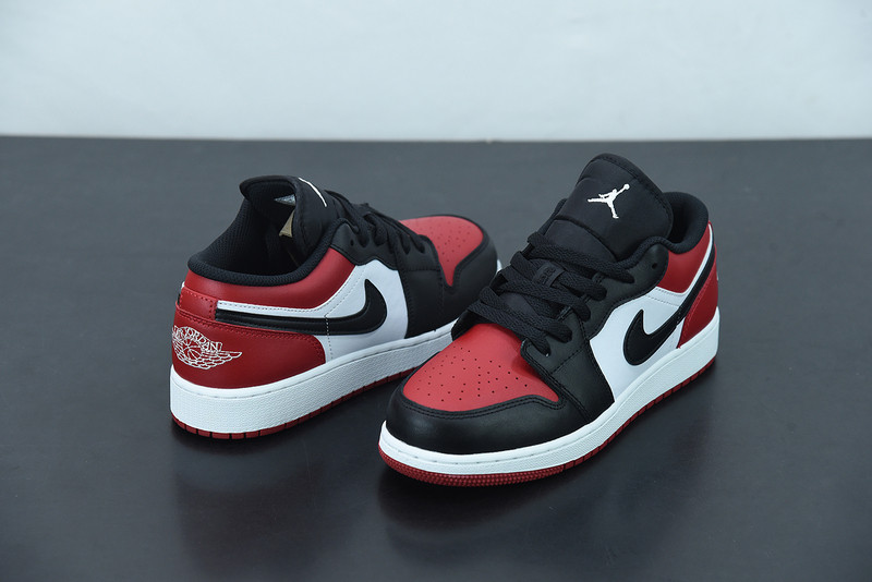 AIR JORDAN 1 LOW 