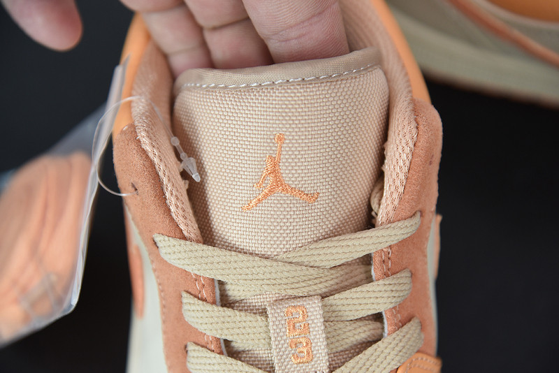 AIR JORDAN 1 LOW