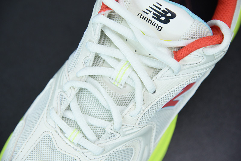 NEW BALANCE MR530SI
