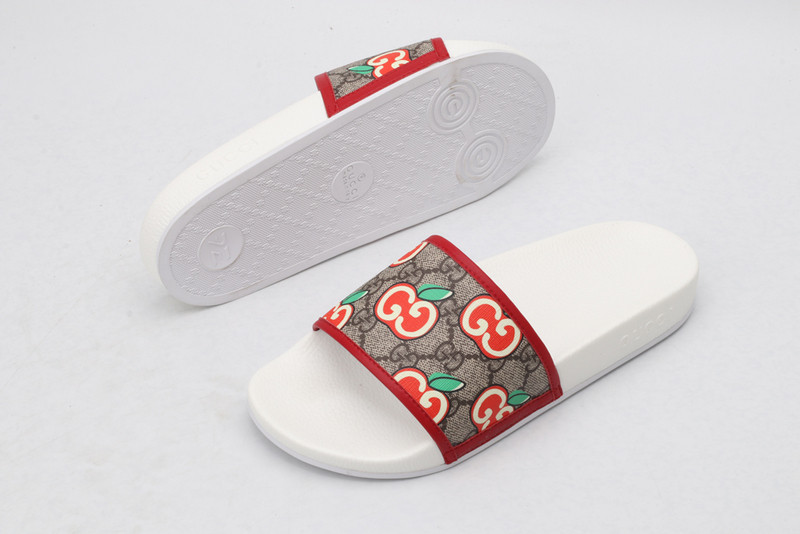 G*u*i sandals