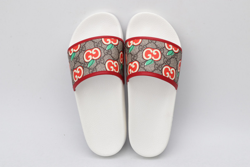 G*u*i sandals