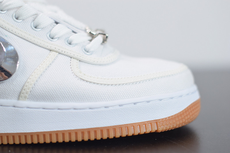 NIKE AIR FORCE 1 LOW "TRAVIS SCOTT" AQ4211-100