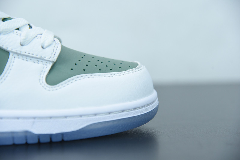 NIKE SB DUNK LOW “NY VS NY” DN2489-300