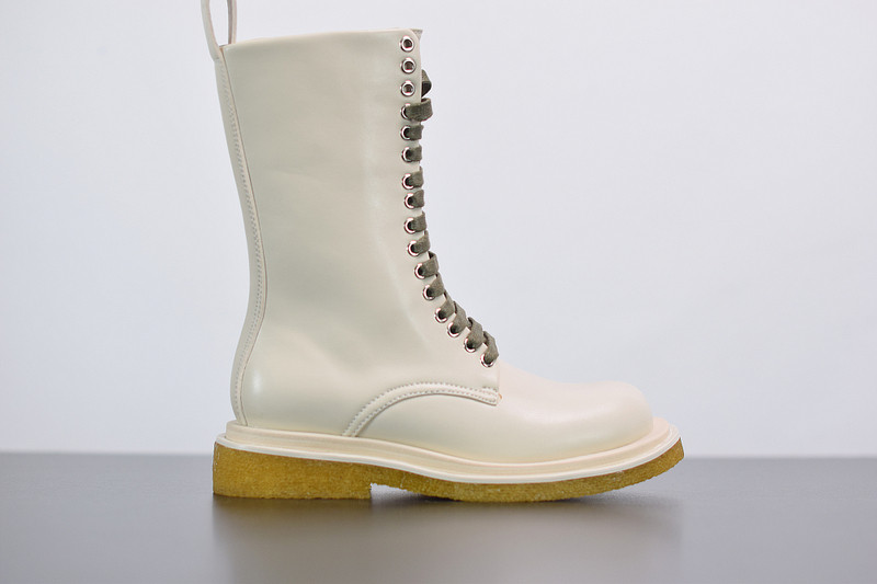 b0tte*a Ven*ta sneaker