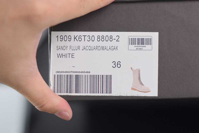 b0tte*a Ven*ta sneaker