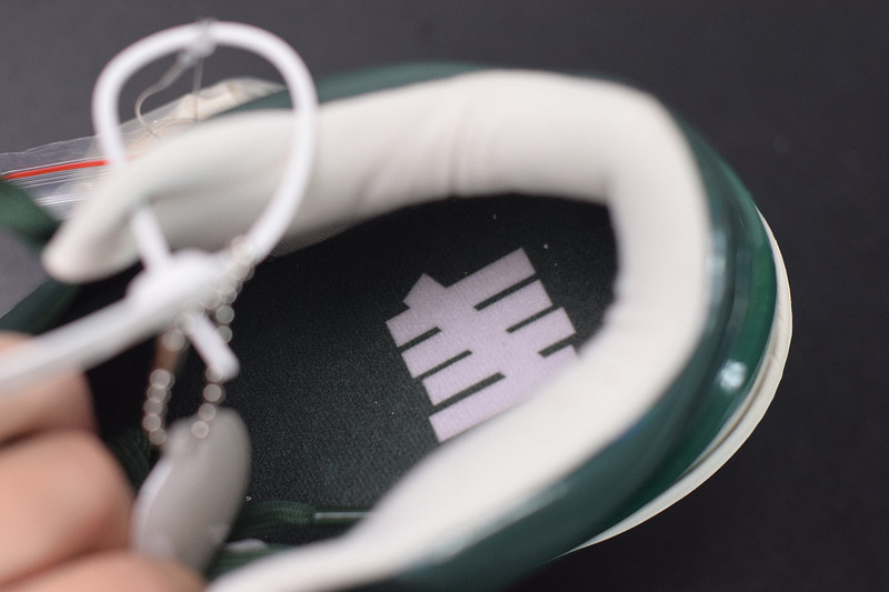 NIKE KOBE 4 PROTRO UNDEFEATED MILWAUKEE BUCKS CQ3869-301