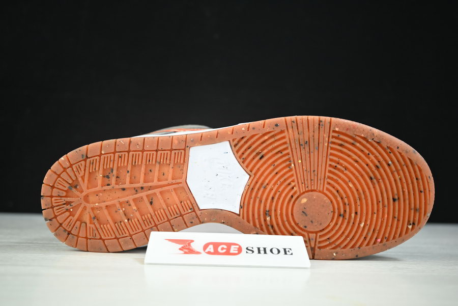 Crushed D.C. x Nike SB Dunk Low DH7782-001