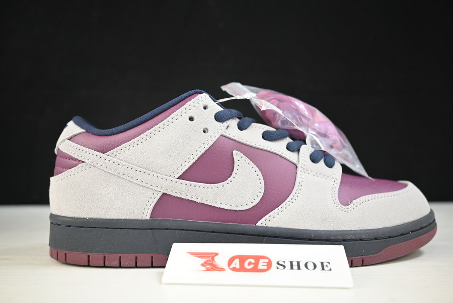 Nike DUNK LOW SB 