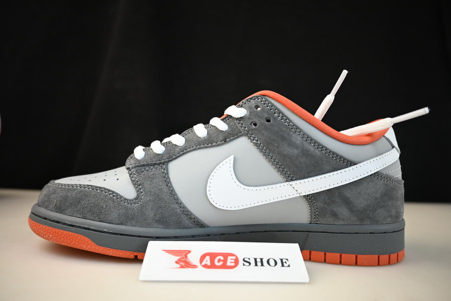 Nike SB Dunk Low Staple NYC Pigeon 304292-011