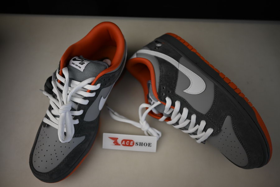 Nike SB Dunk Low Staple NYC Pigeon 304292-011