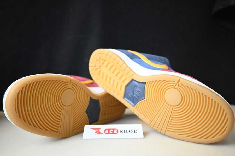 NIKE SB DUNK LOW “BARCELONA” DJ0606-400