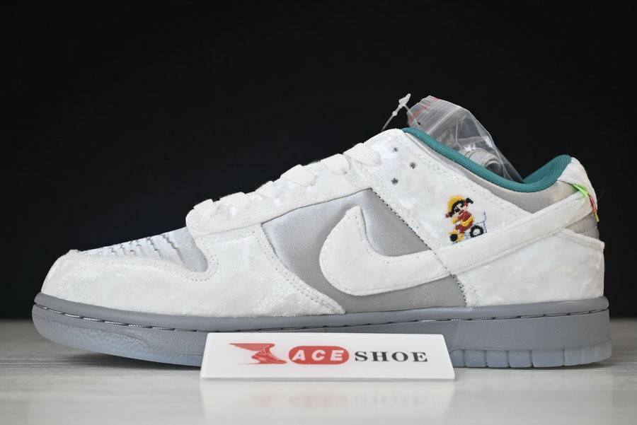 NIKE SB DUNK LOW 