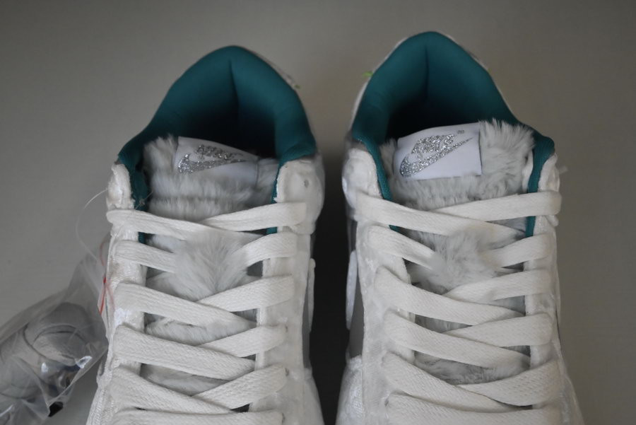 NIKE SB DUNK LOW 