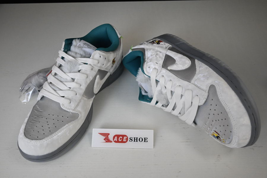 NIKE SB DUNK LOW 