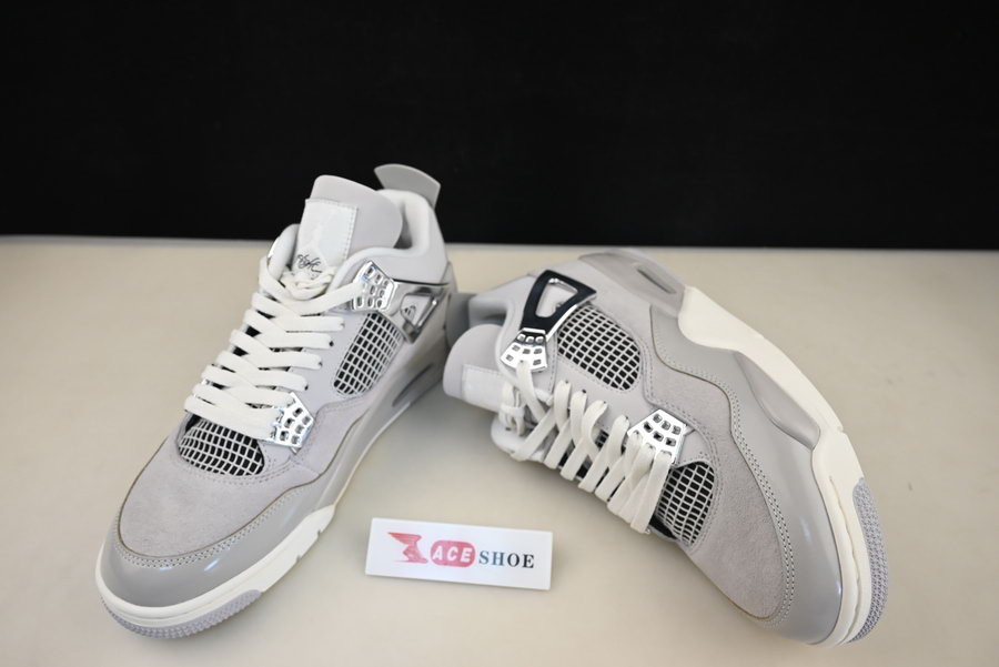 Air Jordan 4 Womens Frozen Moments AQ9129-001