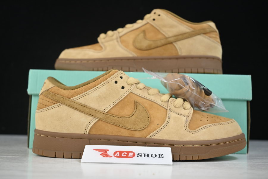 NIKE SB DUNK LOW 