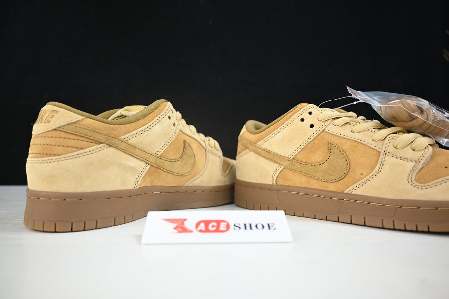 NIKE SB DUNK LOW 
