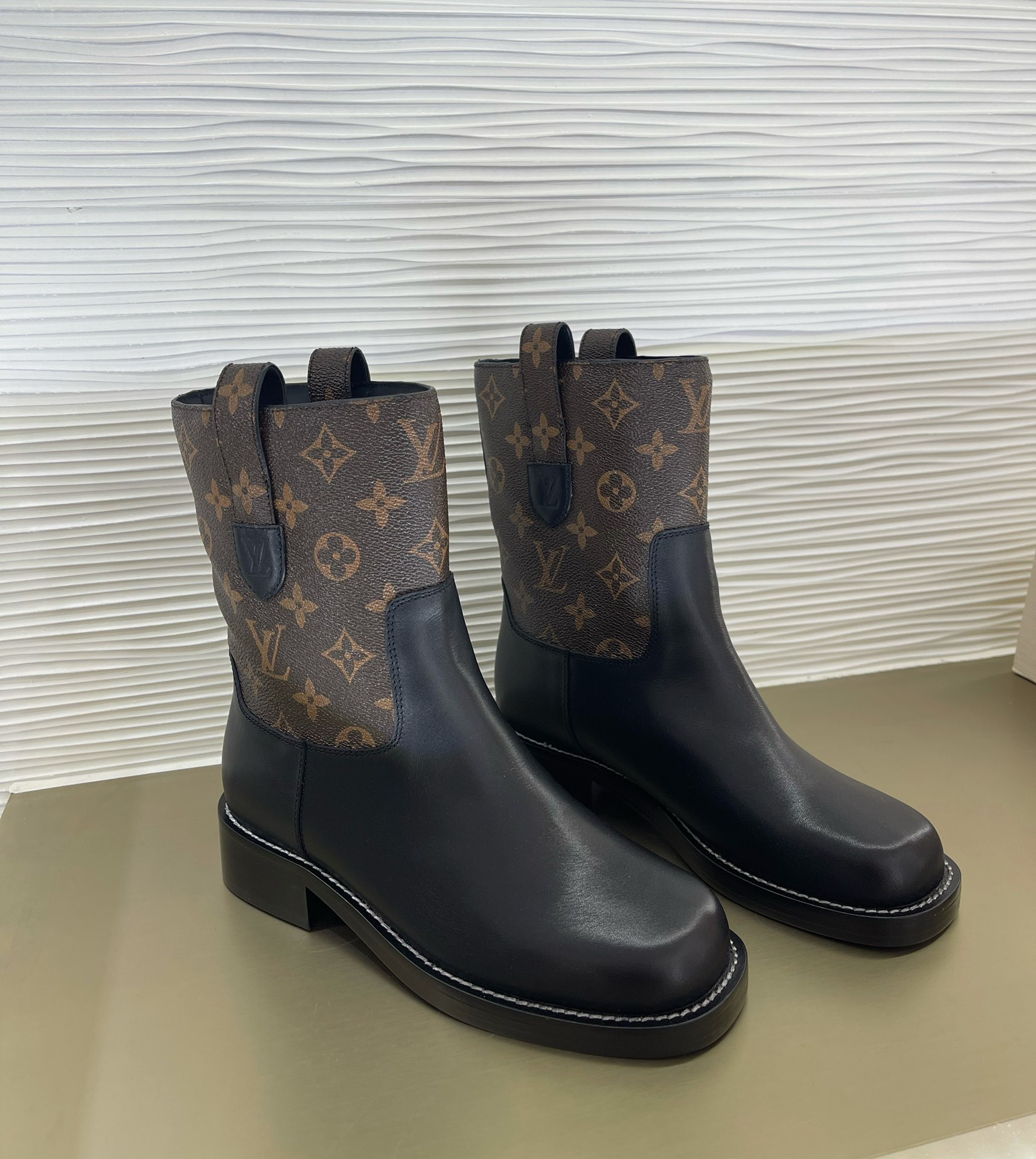 LVT BOOTS
