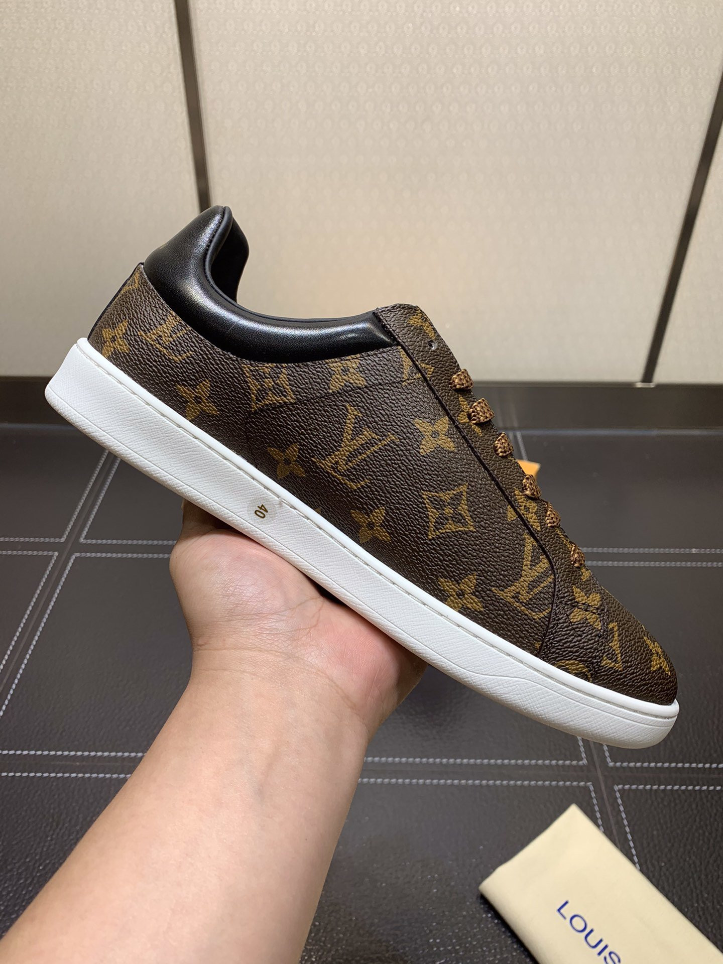 LVT SNEAKERS
