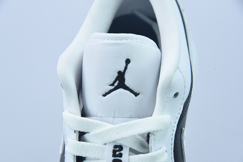 WMNS AIR JORDAN 1 LOW 
