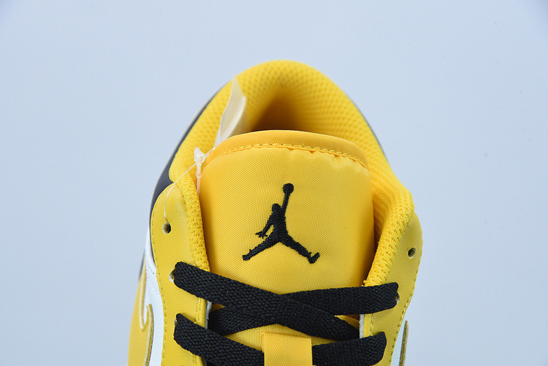 AIR JORDAN 1 LOW GS "UNIVERSITY GOLD" 553560-701