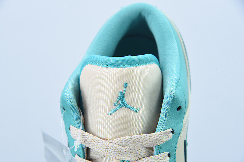 AIR JORDAN 1 LOW 
