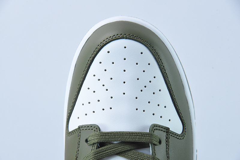 NIKE WMNS DUNK LOW 