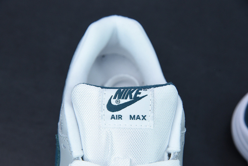 NIKE AIR MAX 1 LV8 