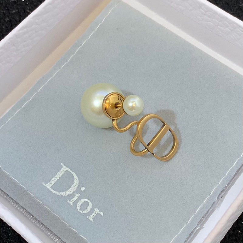 D10r earring