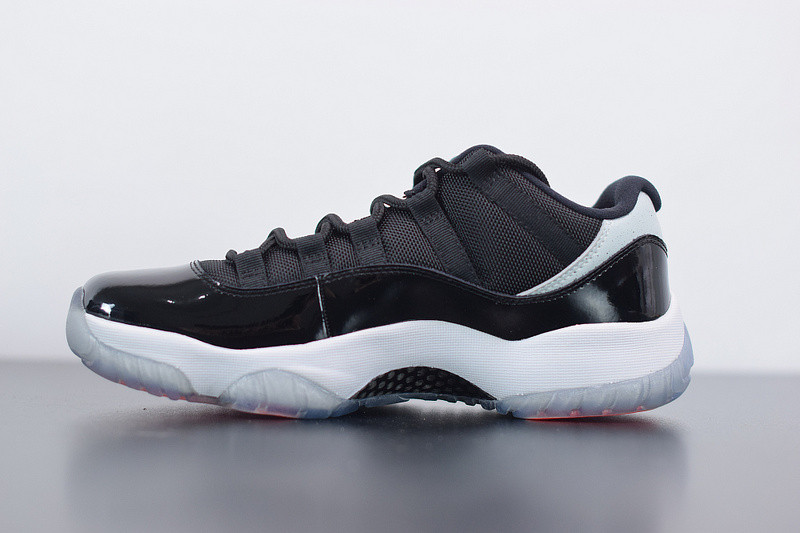 AIR JORDAN 11 RETRO LOW  