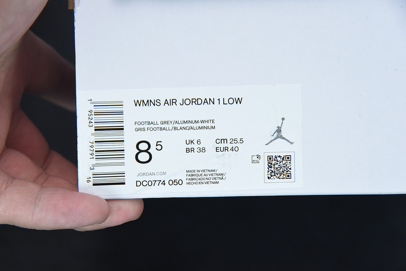 AIR JORDAN 1 LOW 