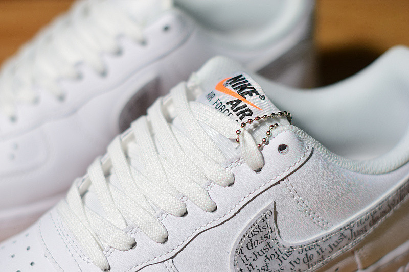 NIKE AIR FORCE 1 