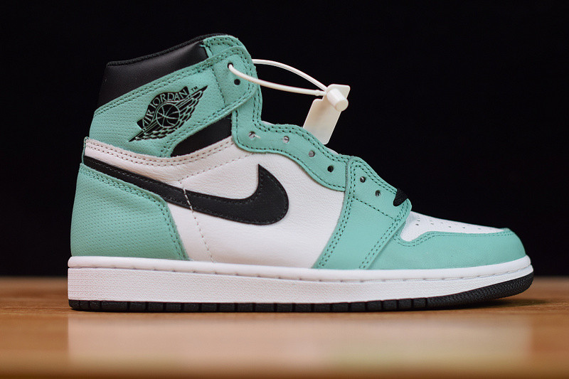 AIR JORDAN 1 RETRO HIGH OG 555441-889