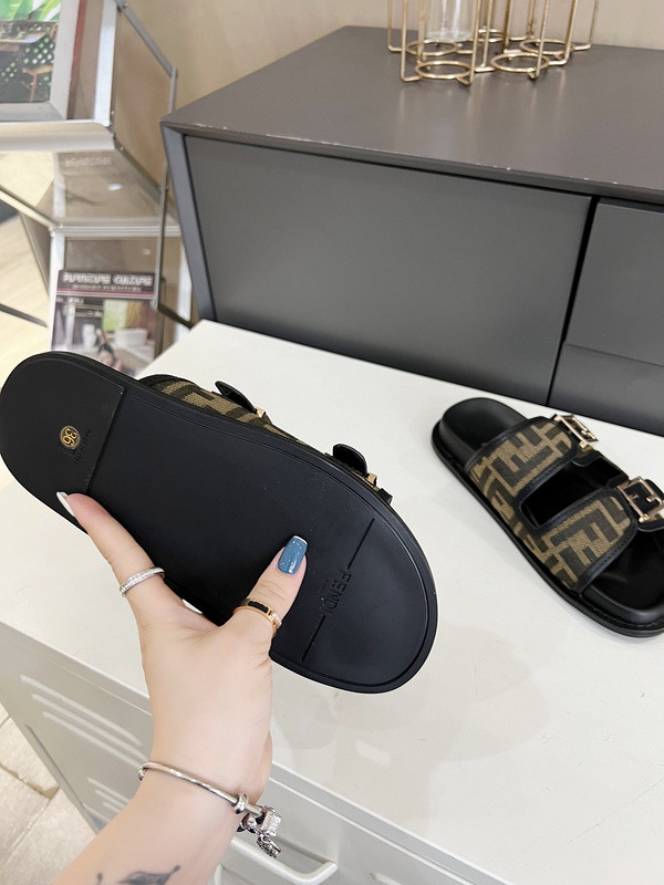 FENDI SLIDE