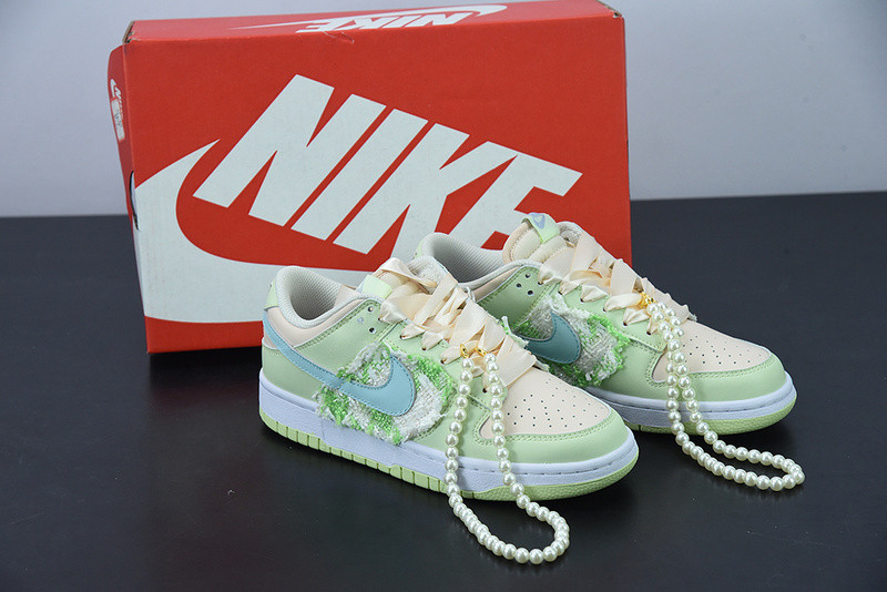 NIKE SB DUNK LOW 