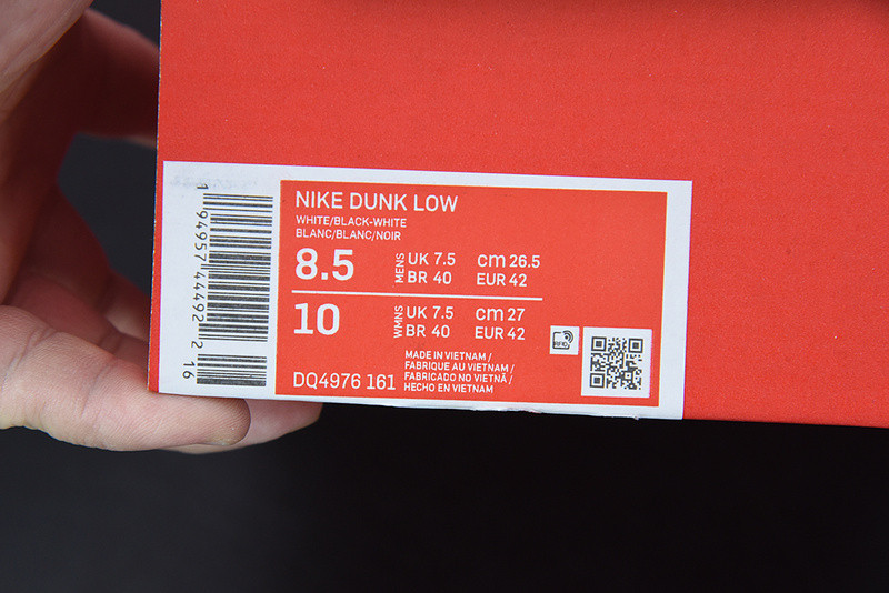 NIKE AIR MAX DAWN 