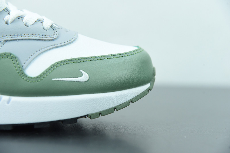 NIKE AIR MAX 1 PREMIUM 